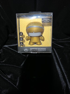 Gold Color XOOPAR Boy mini speaker, selfies remote