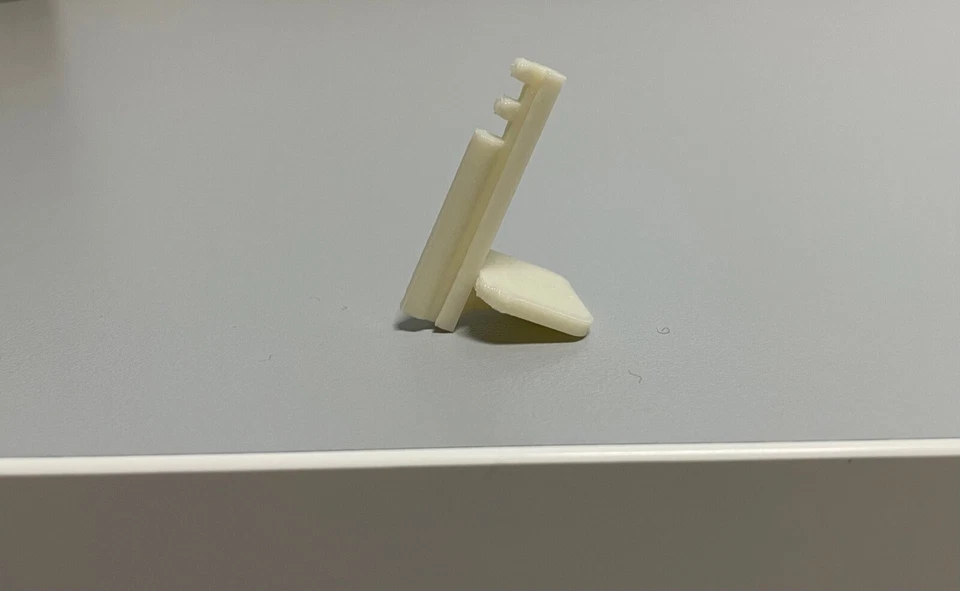 Tirador de ventana Dometic. Pestaña ventana. Oscurecedor Remis. Foto 3 de 4