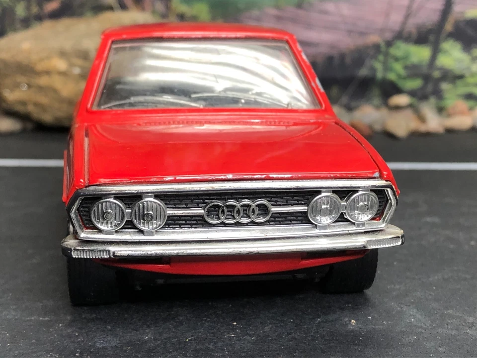 Coche Diecast Imperfecto 1:24 Bburago Italia ROJO AUDI 80 GT #0106 Sin Caja COMO ESTÁ Foto 3 de 4