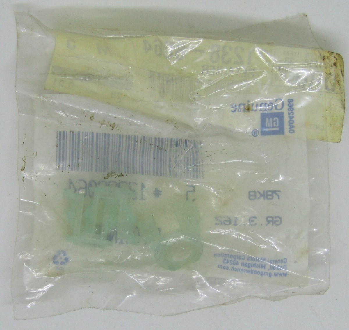 NEW GENUINE GM GENERAL MOTORS OEM RETAINER PART NO. 12388064 SOLD 