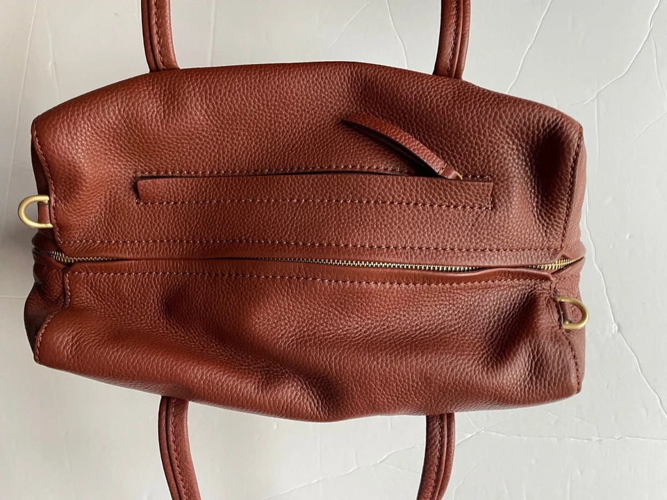 $268. Bolso Bandolera Vera Bradley Mallory Cuero Guijarro en Latón Marrón Foto 4 de 4