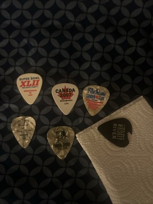 Lot Of 6 Willie Nelson Guitar Picks 
