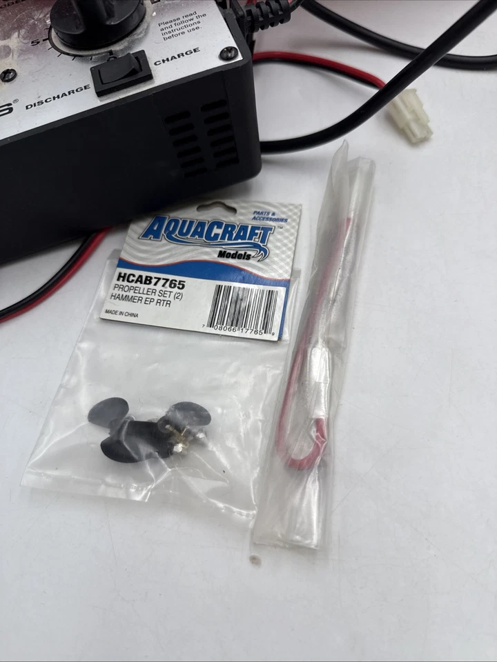 Vtg 90’s 24” Aquacraft Models Hammer RC Boat COMPLETE 2 Batteries Charger EUC - Image 4 of 4