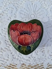 Moorcroft Pottery Heart Shaped Trinket Dish In The Iconic Anenome Design