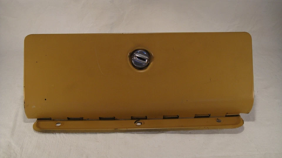 Chevrolet Nova 1975-1978 montaje de guantera OEM Foto 2 de 4