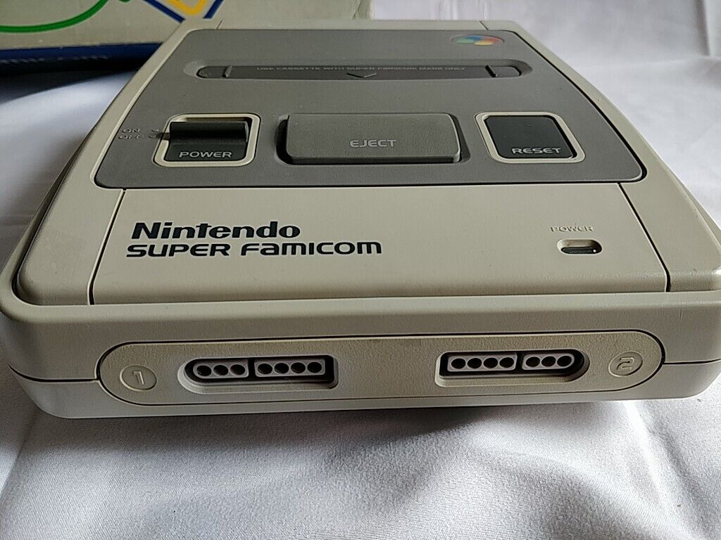 Super Famicom SNES console (SNES/SHVC-001),Pad, PSU in Box Super Famicom SNES console (SNES/SHVC-001),Pad, PSU in Box