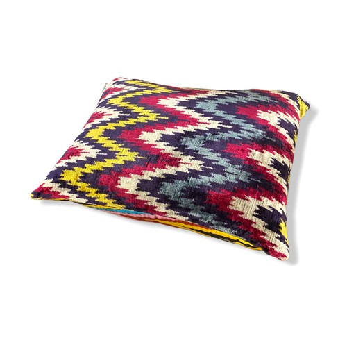 $215 Les Ottomans Chevron Silk Ikat Velvet Cushion Décor Accent Pillow - Picture 2 of 3
