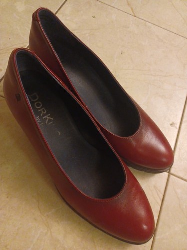 Dorking Pumps Cranberry 38