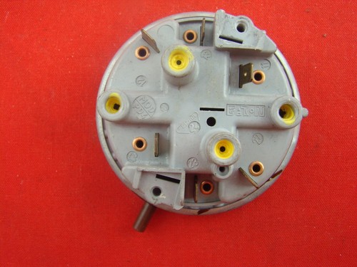 Interruttore Di Finecorsa Tend TZ-9224 &ndash; Nuovo &ndash; Prodotto A Taiwan