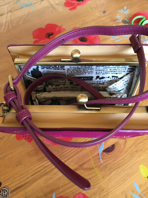 Sac à Main Vendula London Little Book Of Love Stories - Modèle Livre - Violet/camel - Neuf Avec Petits Défauts