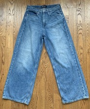 GAP Women  s High Rise Wide Leg Light Wash Jeans - Size 6 28R