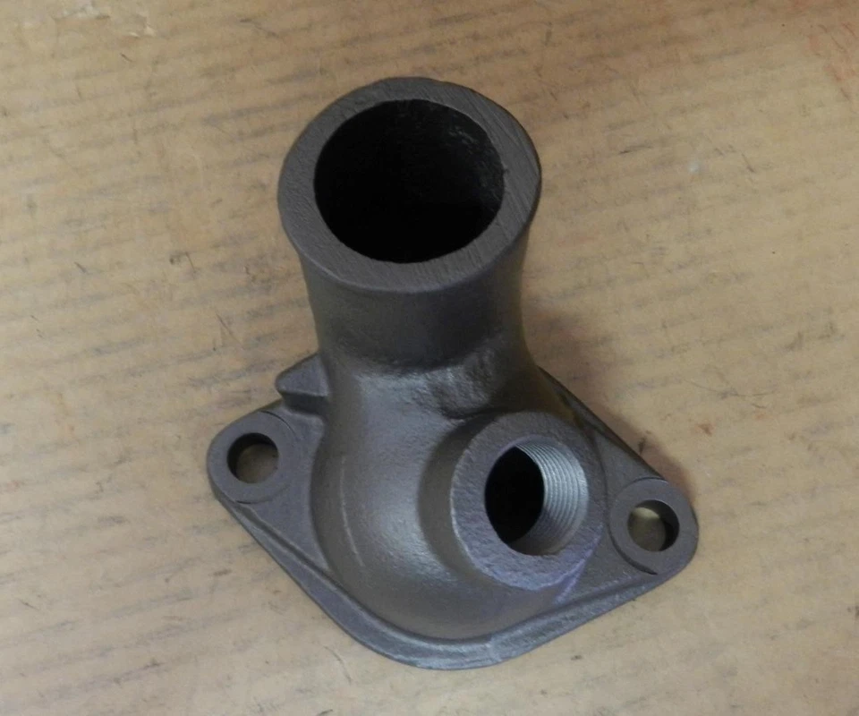 Chevrolet P30 GMC P3500 1975-84 camión 454 V8 usado termostato carcasa 354415 Foto 4 de 4