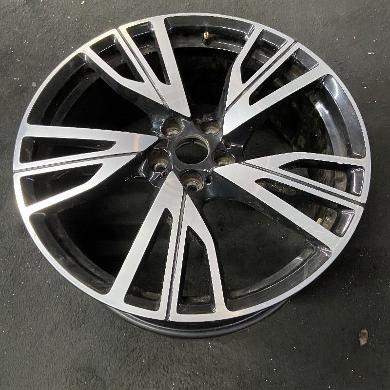 BMW i8 2014-2017 Rear Left Wheel Black P/N 56086206