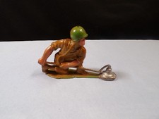 Manoil M186 Metal Toy Soldier Figure - Mine Detector INV8