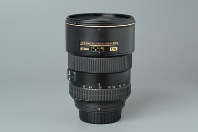 Nikon DX Zoom-Nikkor 17-55 mm f/2.8 AF-S G Objektiv