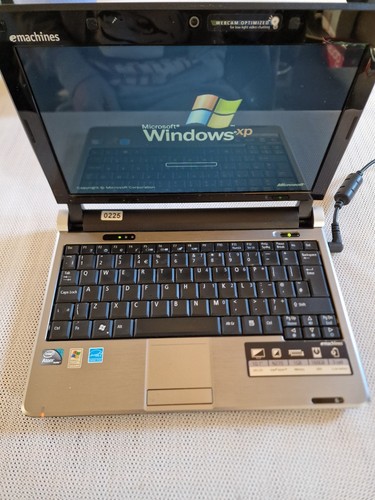 eMachines eM250 Windows XP Atom N270 1.6GHz 1GB RAM 160GB HDD 10.1" Untested - Picture 2 of 15