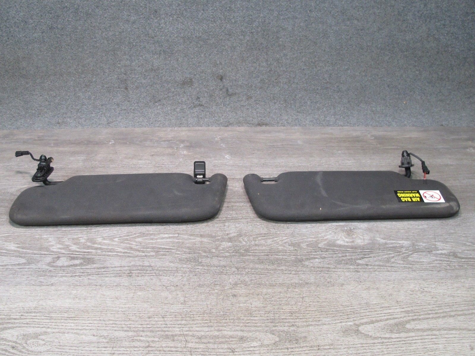 2017-2020 MASERATI LEVANTE M161 FRONT LEFT & RIGHT SIDE SUN VISOR BLACK SET OF 2