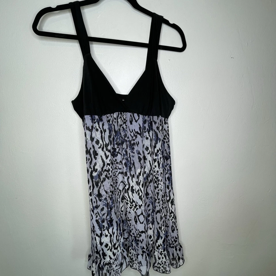 Mini camisón de colección Gilligan O'Malley bebé muñeca talla M estampado de guepardo dobladillo con volantes Foto 2 de 4