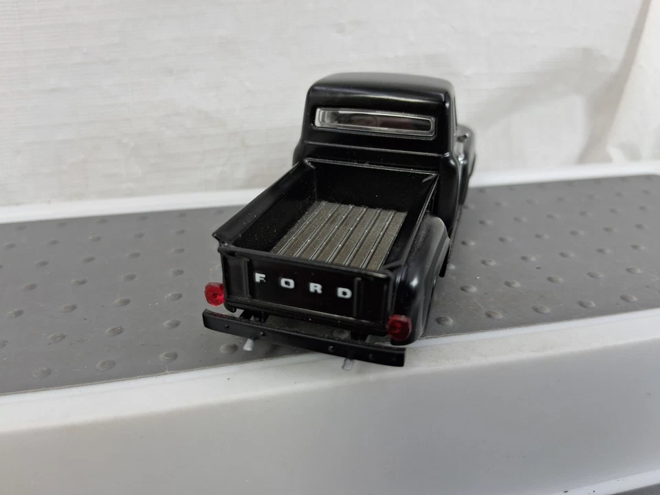 Ford F-100 1955 camioneta Buffalo Road Imports negra fundida a presión 1:50 Foto 4 de 4