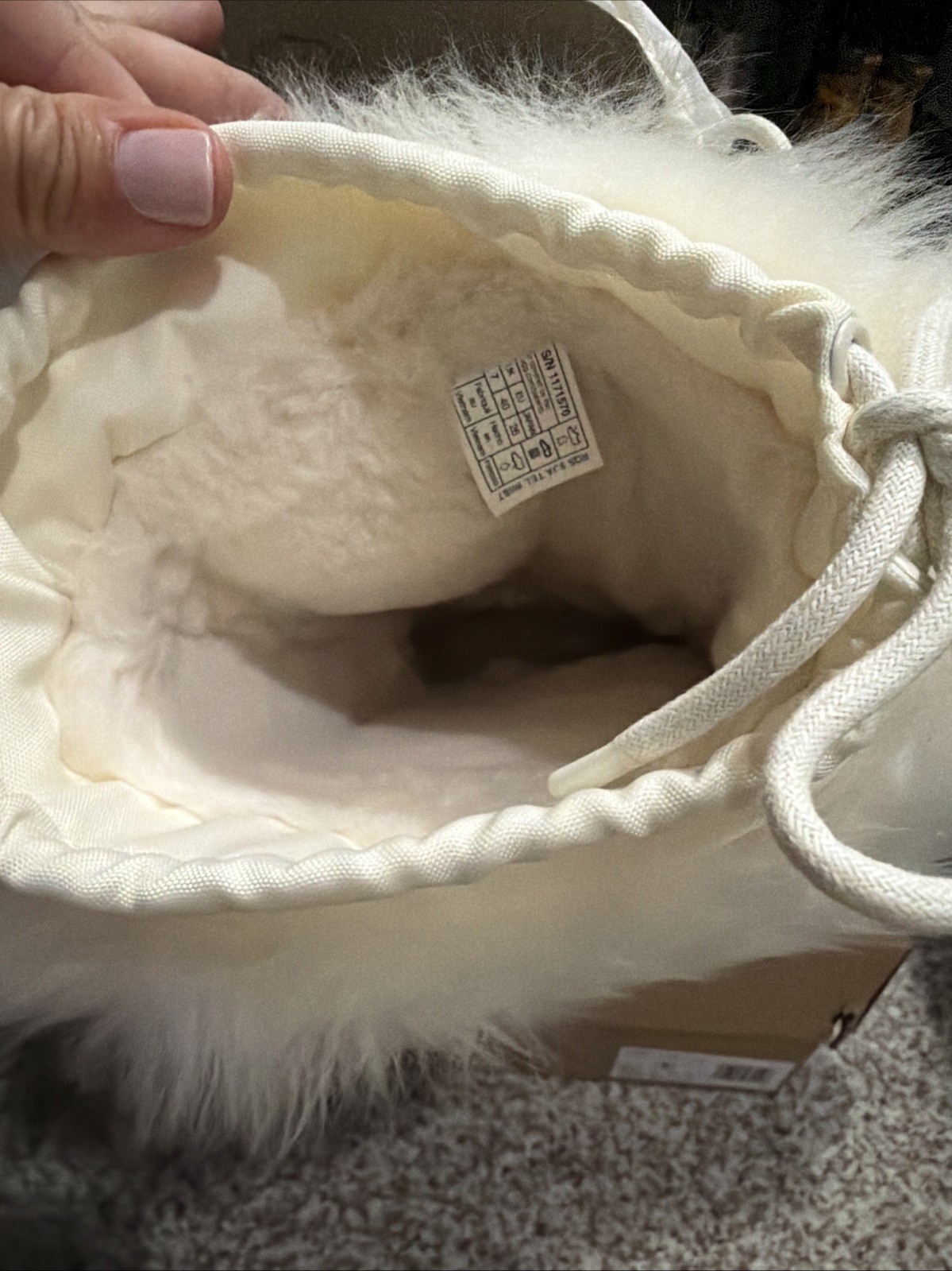 Ugg Classic Tall Chalet White Shearling Boots NIB Size 9 - Rare! image 4