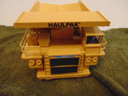 MIB Conrad 2721 Dresser Haulpak 830E Dump Mining Truck 1:50 Scale Die Cast Model - Picture 9 of 12