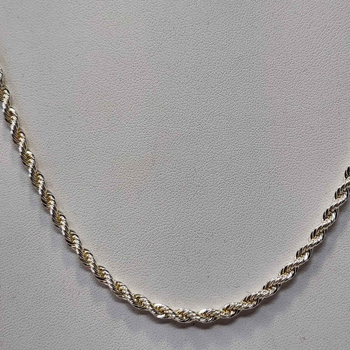 ★VINTAGE HOLLYWOOD★ Twist Chain Necklace s-l1200.jpg
