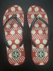 tory burch flip flops size 8