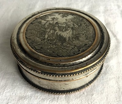 Versilberte frühe 20.Jh. Jugendstil Repousse Schnupftabak / Schmuckschatulle signiert JA.
