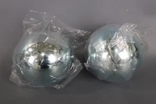 Vickerman 4  Baby Blue Shiny Ball Ornament   per Bag