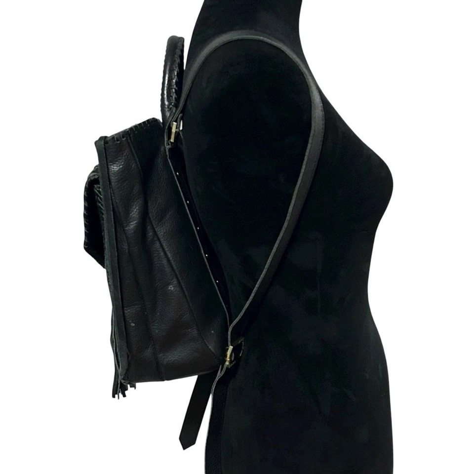 Espalda trasera con flecos tejidos de cuero negro CLEOBELLA Foto 3 de 4