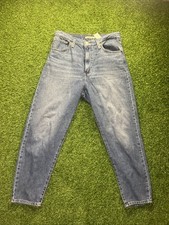 Levi  s Women  s 30x27 High Waisted Mom Jeans Blue Medium Wash Tapered A6