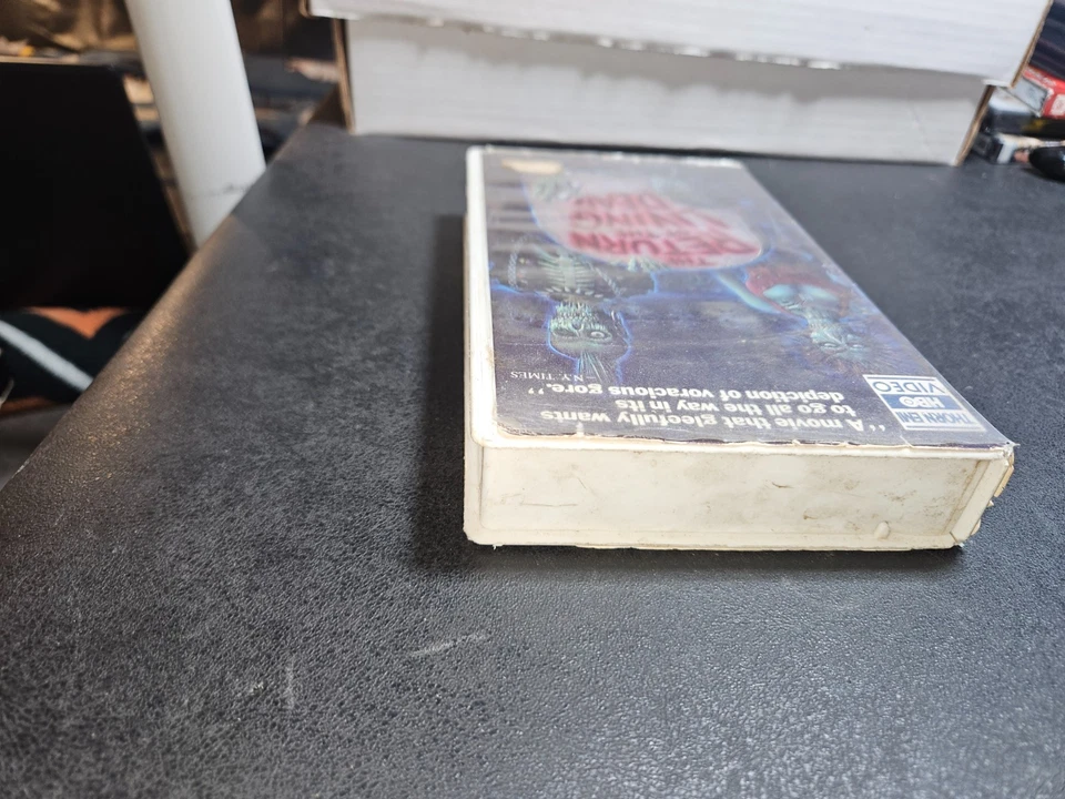 The Return Of The Living Dead (VHS, 1984) Horror HTF Rare Thorn EMI Clamshell - Image 4 of 4