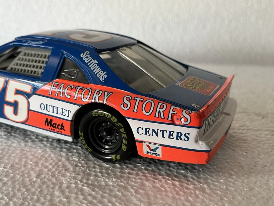 Revell 1991 Ford Thunderbird NASCAR Diecast 1:24 Scale #75 Driver Todd Bodine - Image 3 of 4