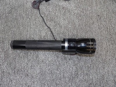 Vintage Mag-Lite Rechargeable Flashlight System With Charger & Mounting Bracket
