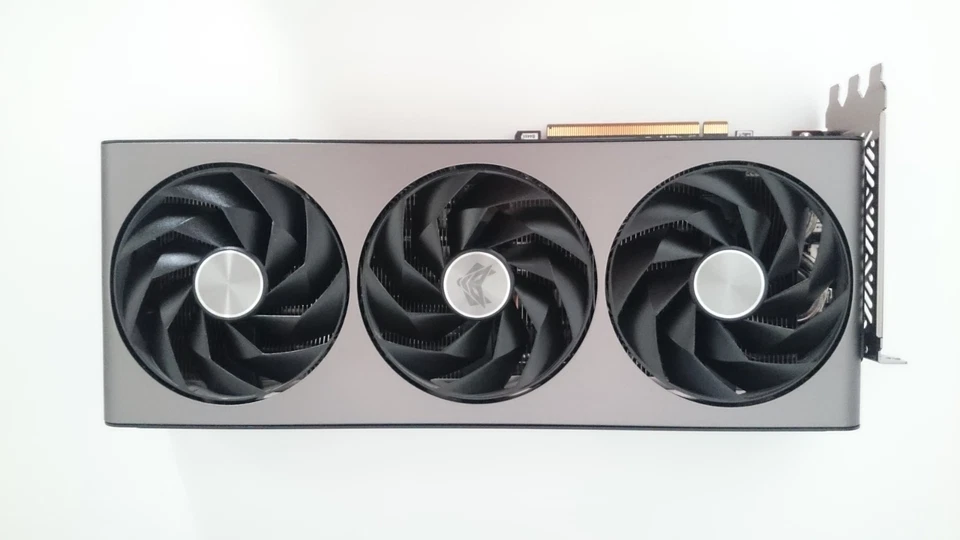 Sapphire Radeon 7800 XT Nitro+ 16GB GDDR6 AMD - Image 4 of 4