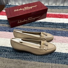 NIB Vintage Salvatore Ferragamo Solida Size 7 Taupe Leather Heels Fringe Loafer