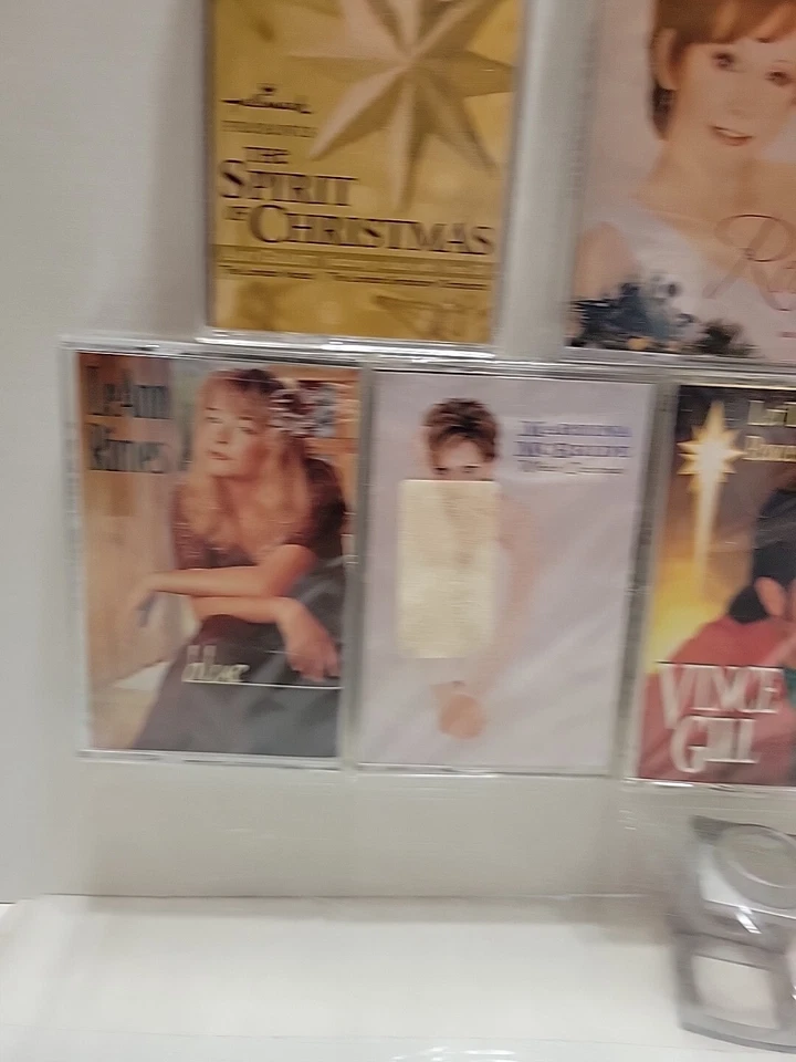 Vintage Lot Of 8 Cassette Tapes Country Christmas Reba, Elvis,Gill 6 New Sealed - Imagem 2 de 4