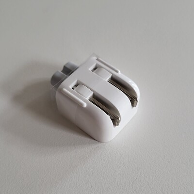 US-Netzteil Adapter von Apple in weiß - original