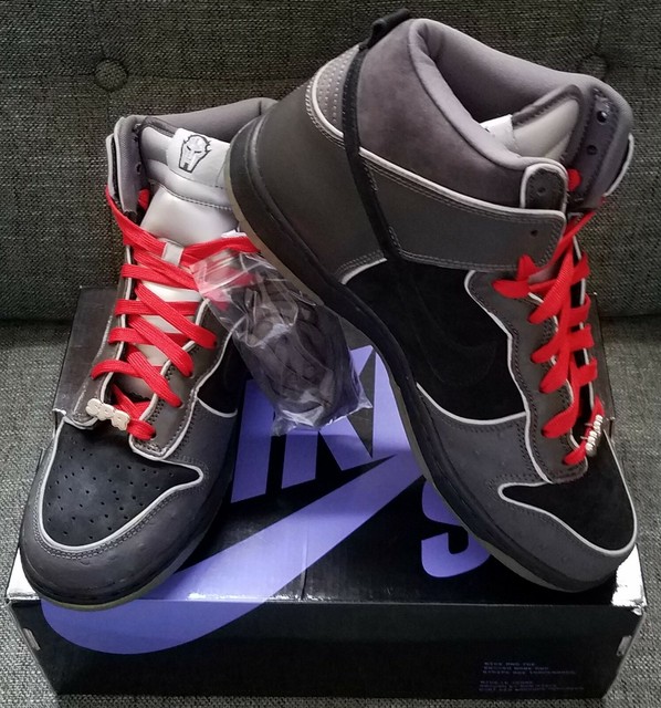 doom sb dunks