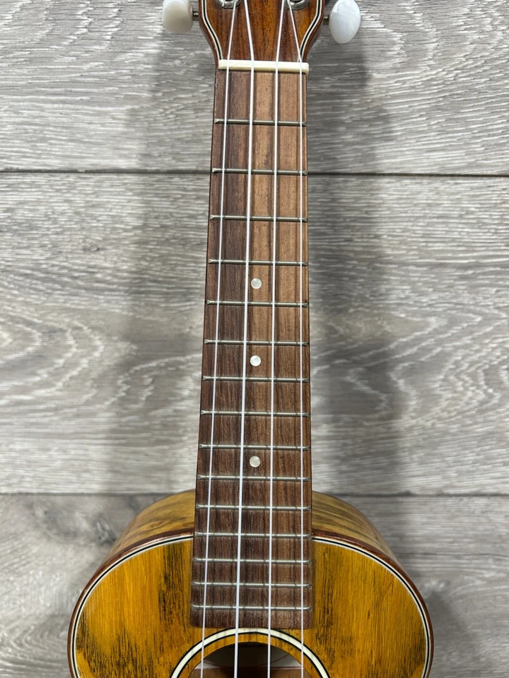 Fisher Soprano Ukulele Electro JU-55W SUPERB CONDITION & FREE DELIVERY - Image 4 of 4