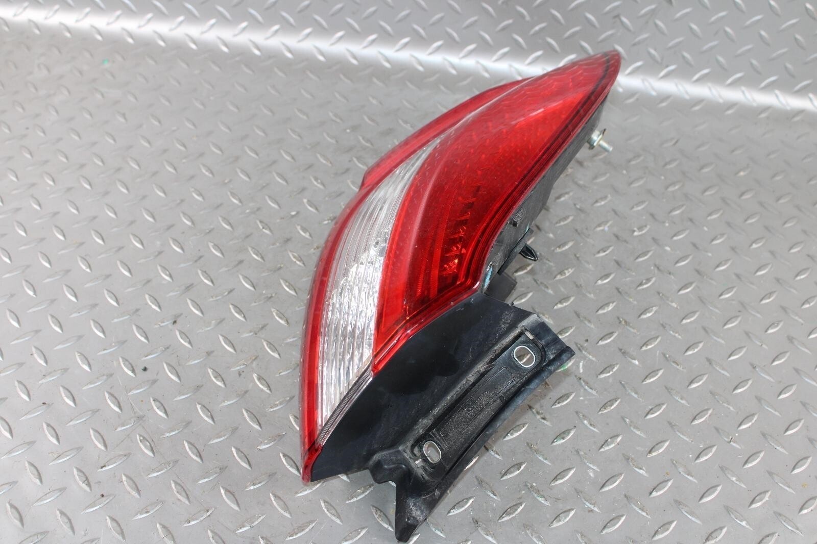 14-20 Ghibli Outer Quarter Driver Side Left LH Taillight Tail Light Lamp Lens OE