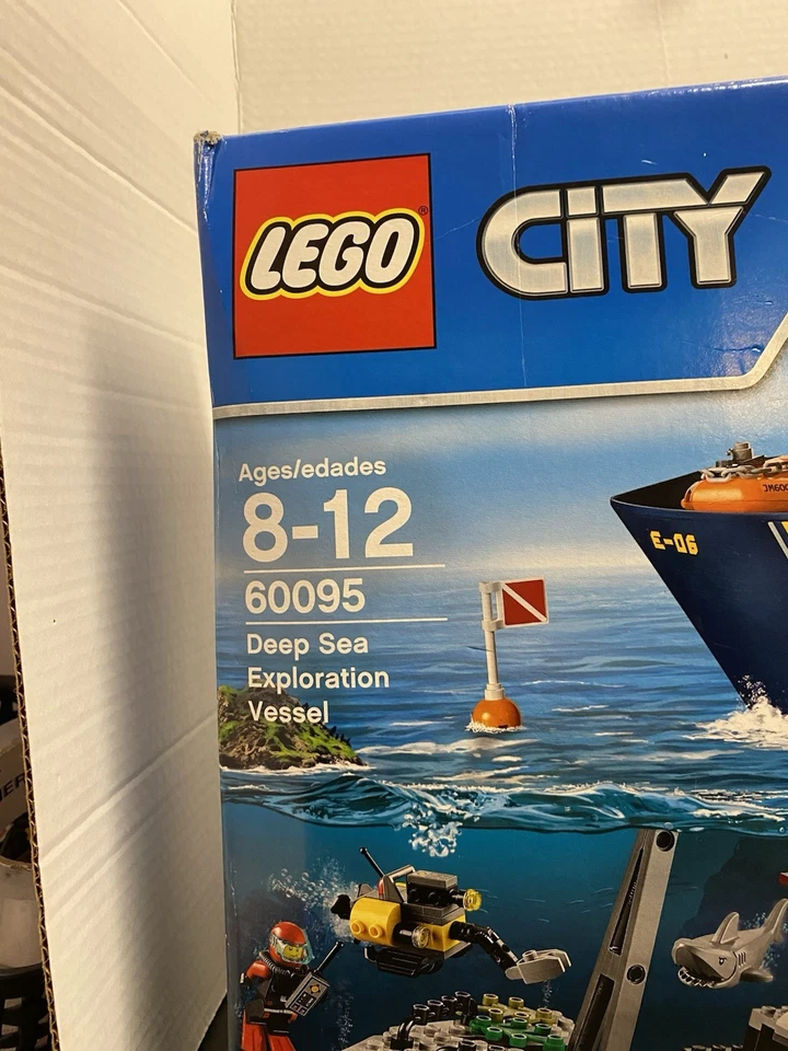 Lego City Deep Sea Exploration Vessel Set 60095 Used For Parts - Image 3 of 4