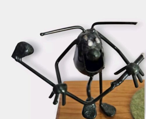 Statuina/scultura vintage pulci di sabbia legno e metallo 'Povero sport' golfista infelice - Foto 2 di 9
