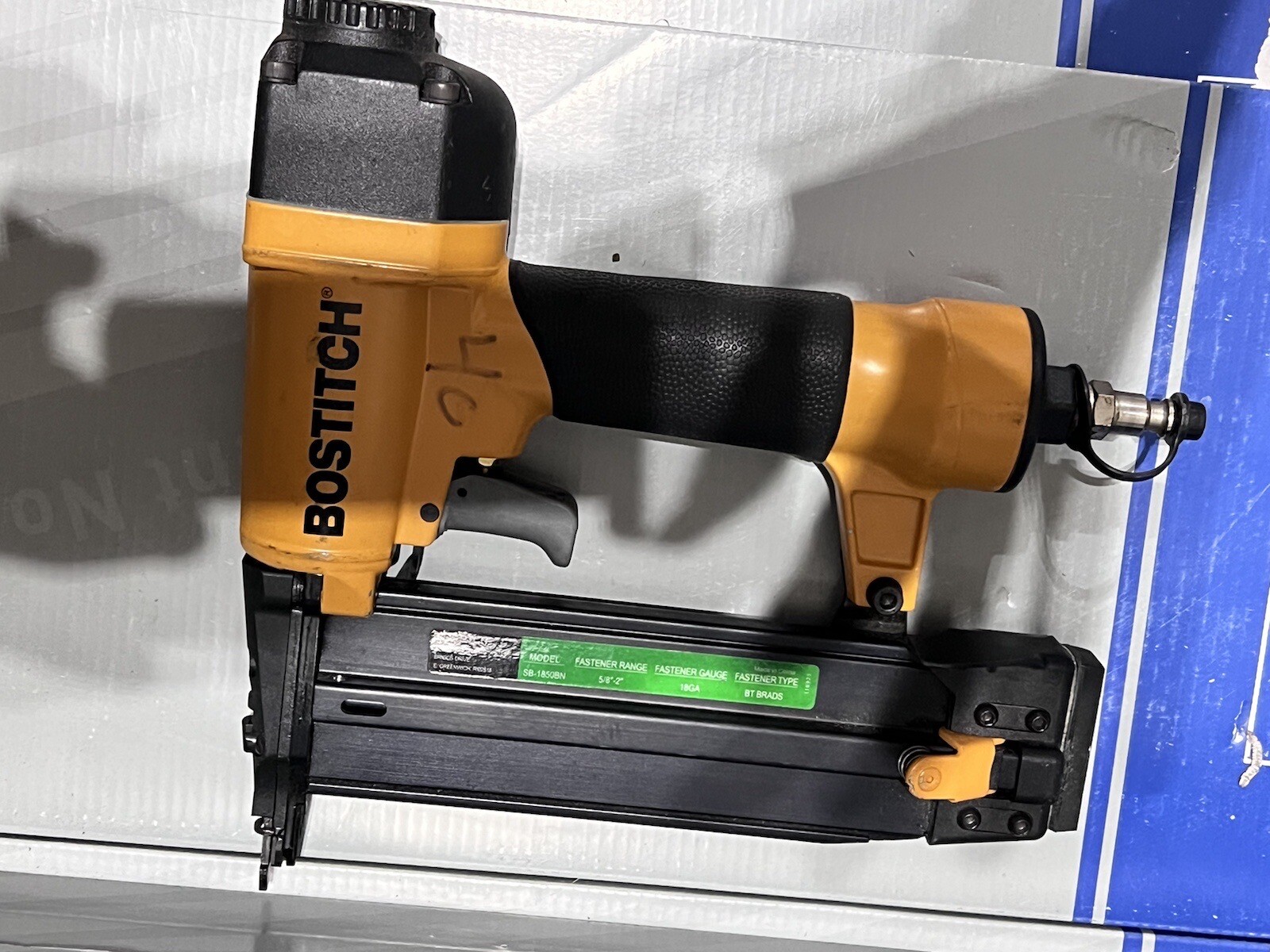 Bostitch SB1850BN 18Gauge Straight Pneumatic AirPowered Finish