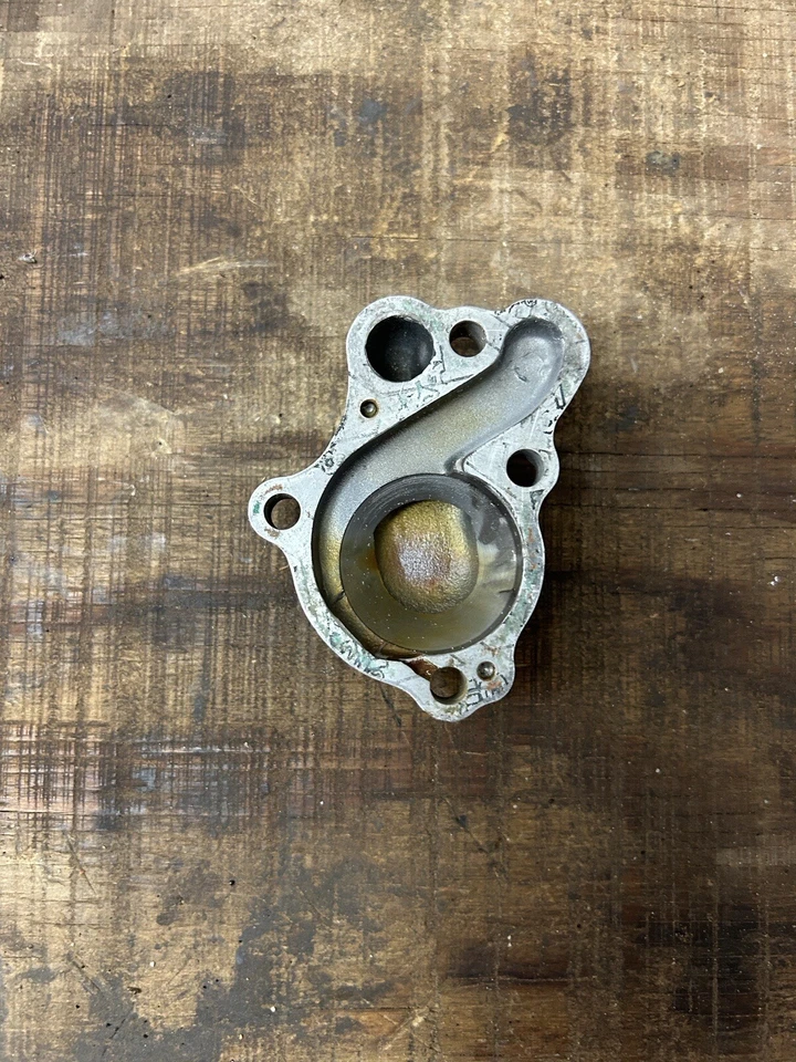 Cubierta de salida de bomba de agua Honda CR80 RB Foto 2 de 2