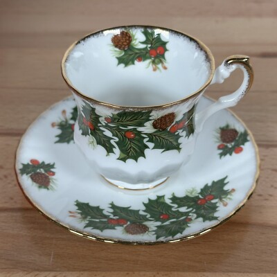 Rosina Queens Yuletide Bone China Tea Cup & Saucer Holly Berries England