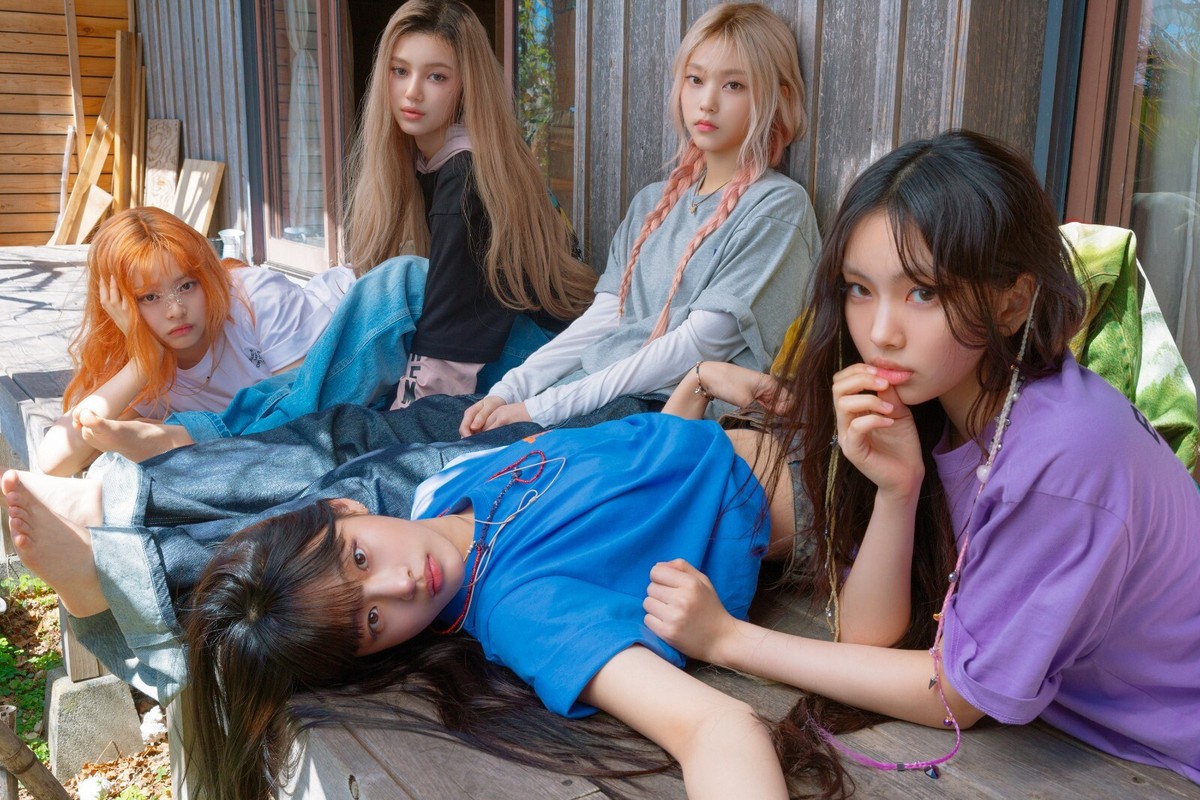 NewJeans Album Supernatural NJ X MURAKAMI Weverse C Ver. QR Card+