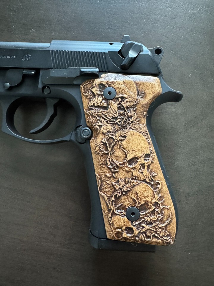 Poignées (grips) En Noyer Pour Beretta 92/96/98/M9 - Logo Argenté - Réf. KSD 108 - Neuf
