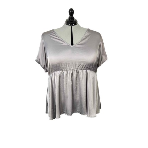 Camicia Torrid raso collo a V puff manica corta taglia 4/4X nuova con etichette nuova - Foto 2 di 10