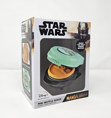 グローグー ミニワッフルメーカー ディズニー スターウォーズ マンダロリアン 4” Mini Waffle Maker Disney Star Wars The Mandalorian Child Baby